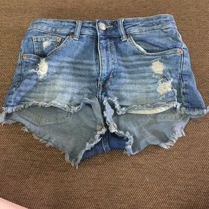Blue distressed jean shorts!